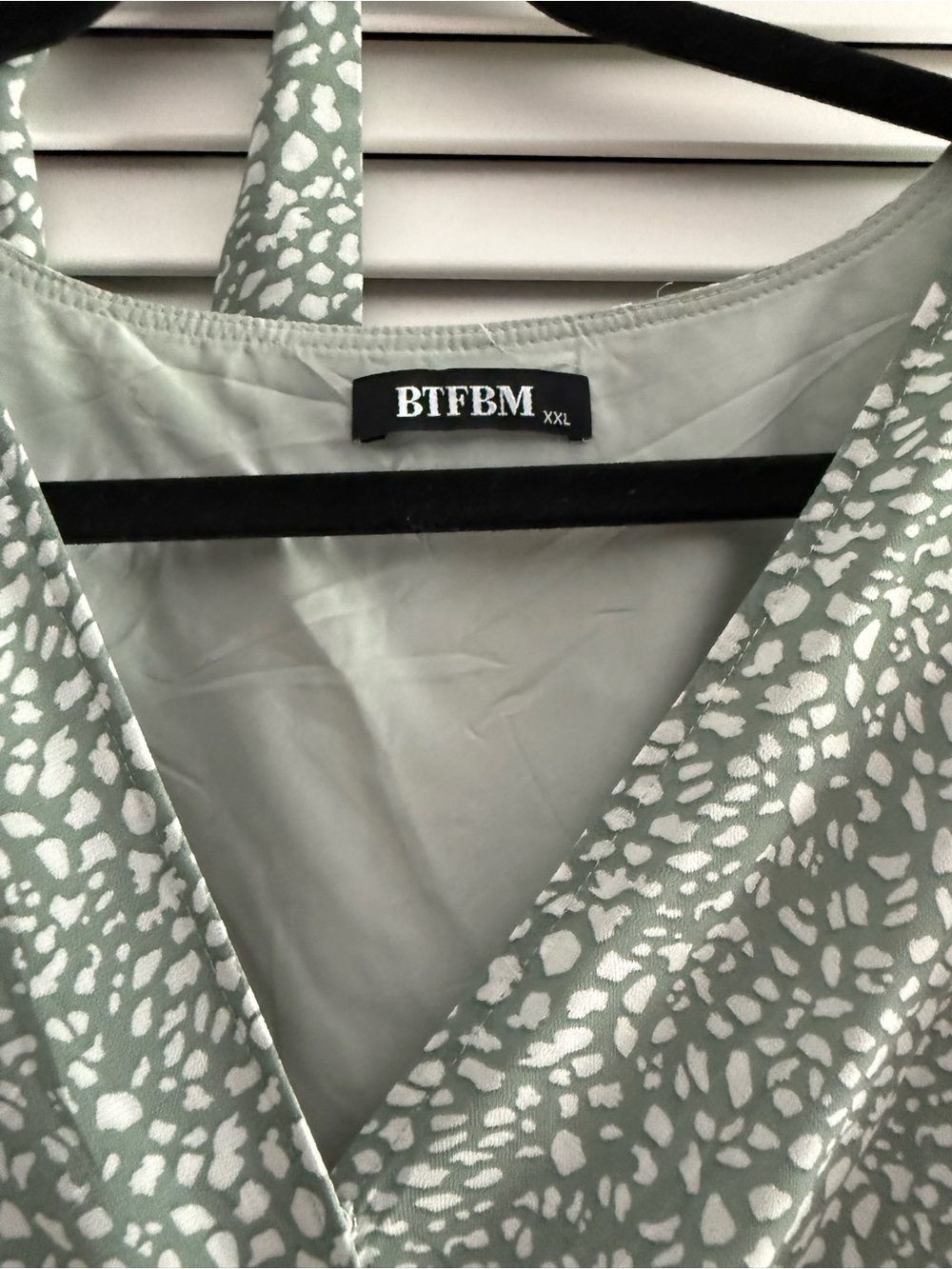 Unbranded Sage Green Printed Wrap Midi Dress - Picture 3 of 3